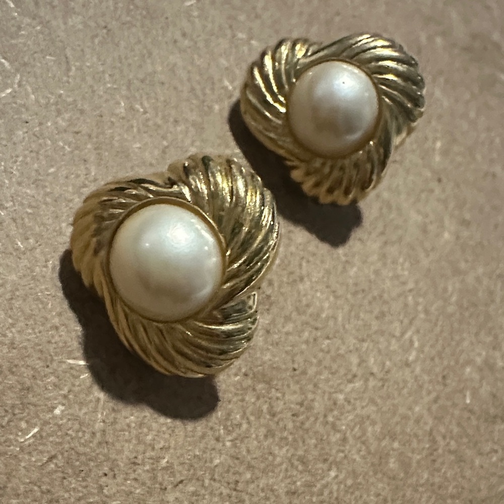 VTG Trifari Gold Faux Pearl Earrings